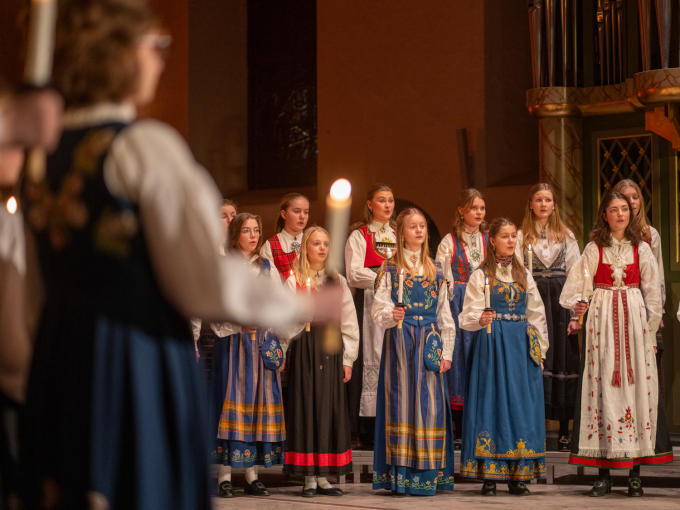 Stemningsfull julemusikk fra Det Norske Jentekor. Foto: Heiko Junge / NTB